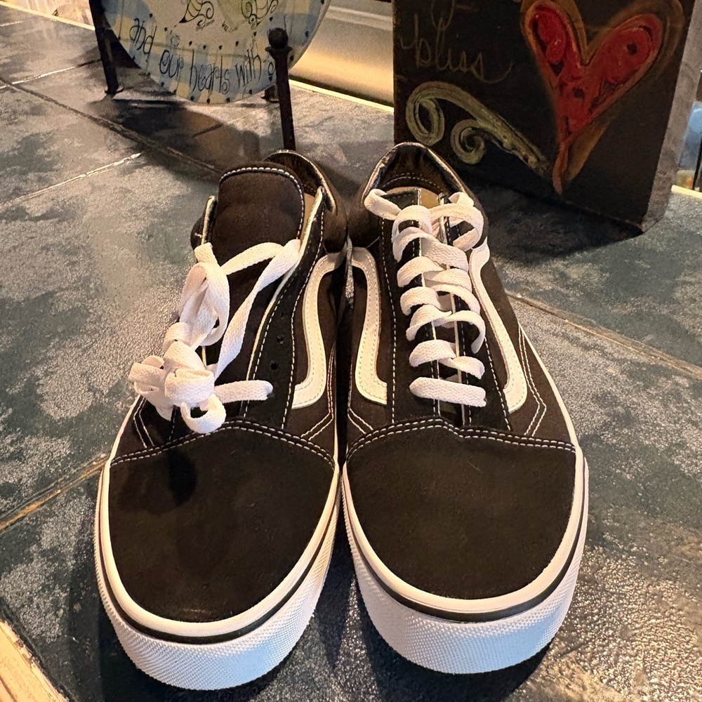 Brand New Black and White Men's Vans